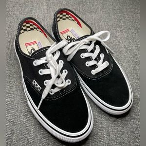 Black Vans Authentic